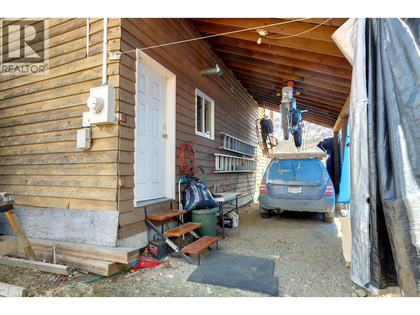 308 3rd Avenue NW, Nakusp