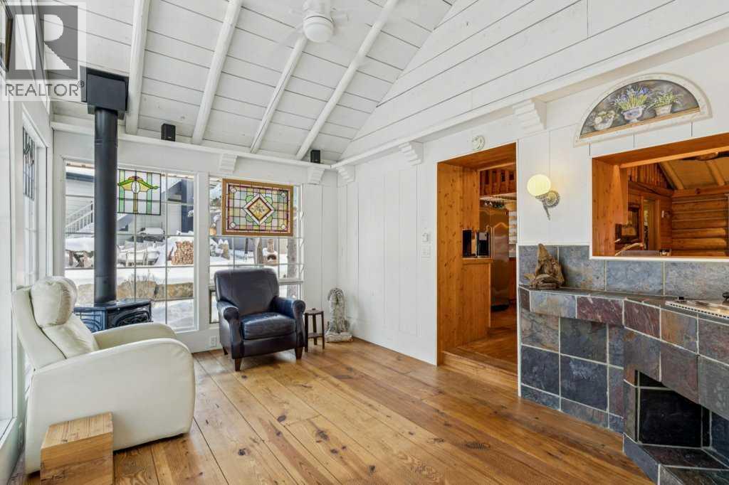 4 Pine Avenue, Bragg Creek