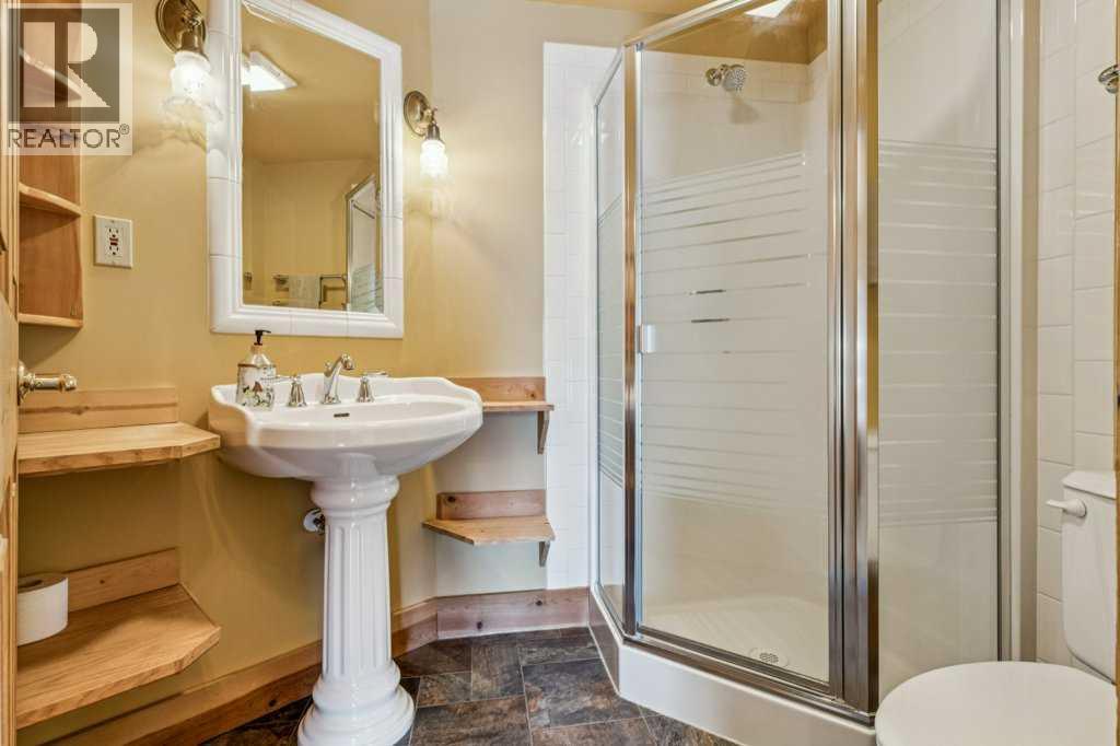 4 Pine Avenue, Bragg Creek