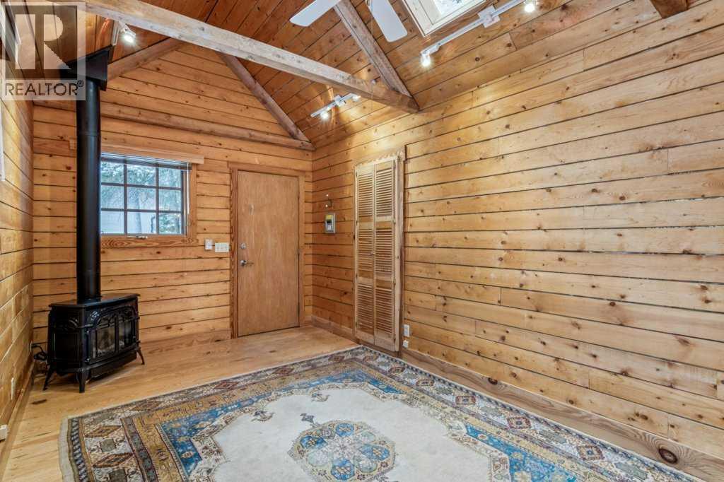 4 Pine Avenue, Bragg Creek