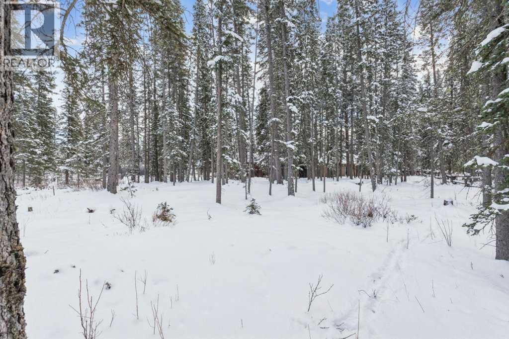 4 Pine Avenue, Bragg Creek