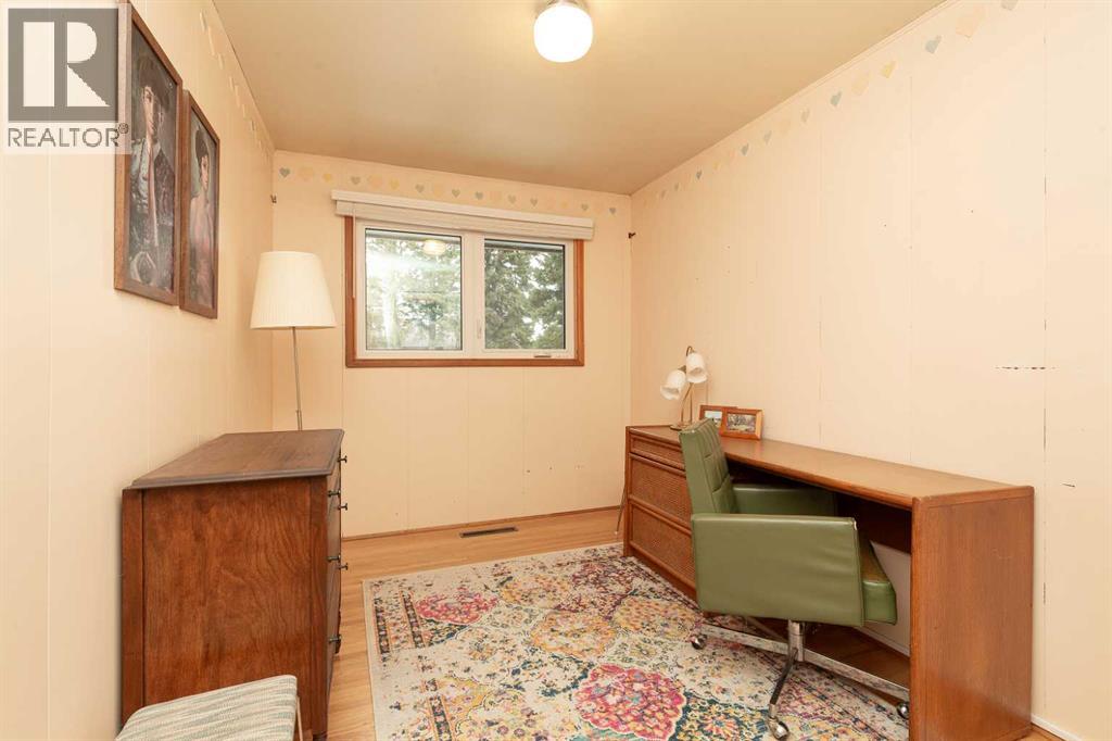 Single Family House Bungalow for Sale in   Street S Glendale Lethbridge 