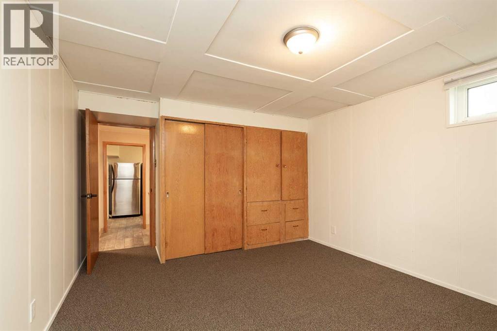 Single Family House Bungalow for Sale in   Street S Glendale Lethbridge 