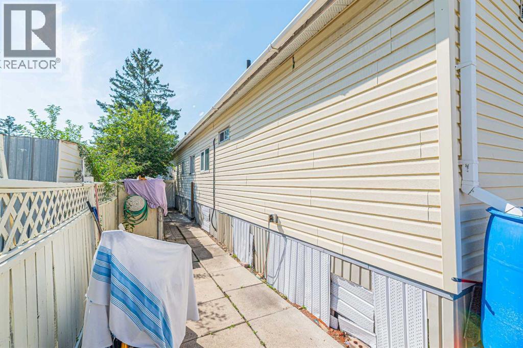 Single Family House Mobile Home for Sale in    Street NW Greenwood/Greenbriar Calgary 