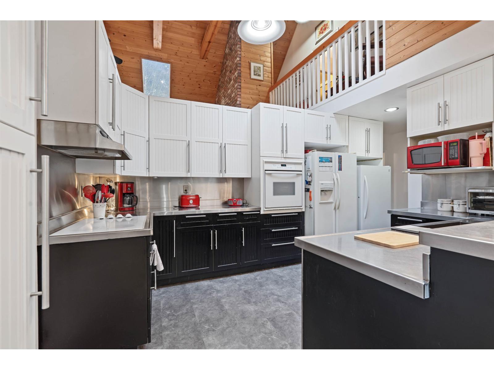 20017 FERNRIDGE CRESCENT, Langley