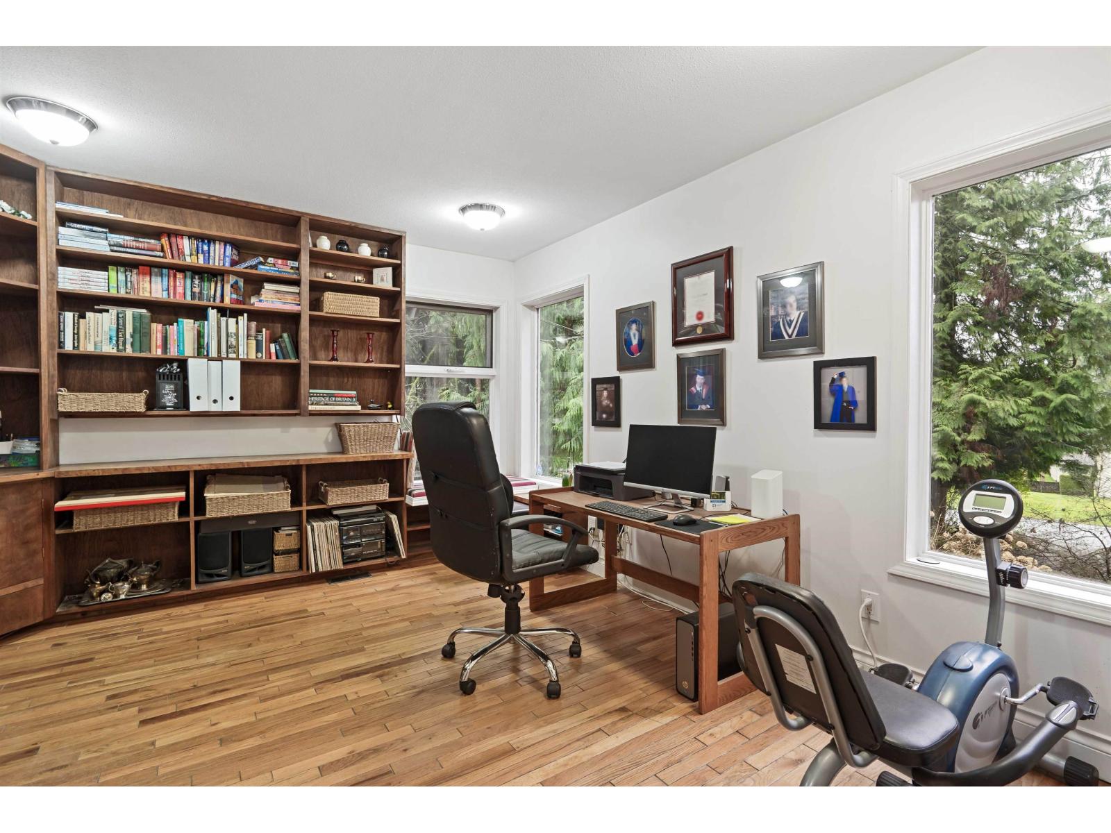 20017 FERNRIDGE CRESCENT, Langley