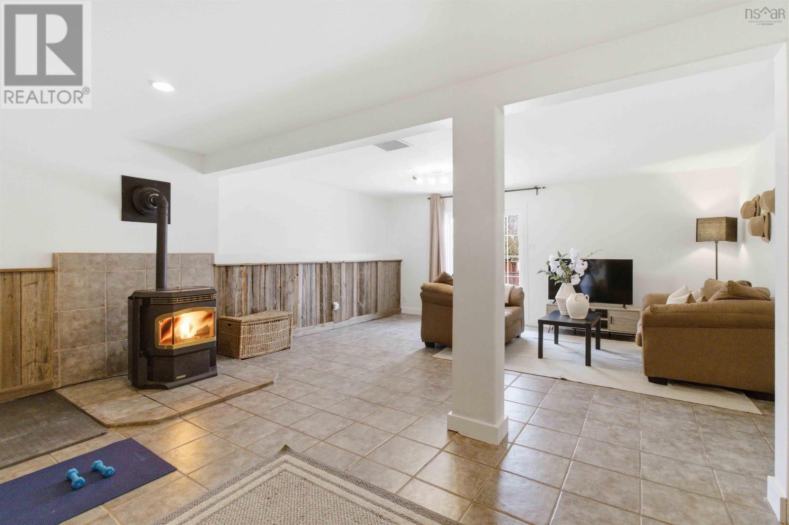 Property 22 of 28 of 165 Cavalier Drive