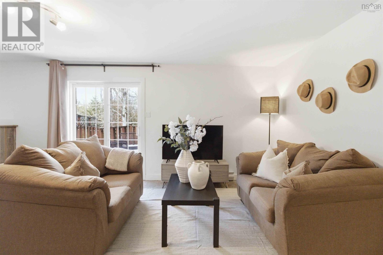 Property 21 of 28 of 165 Cavalier Drive