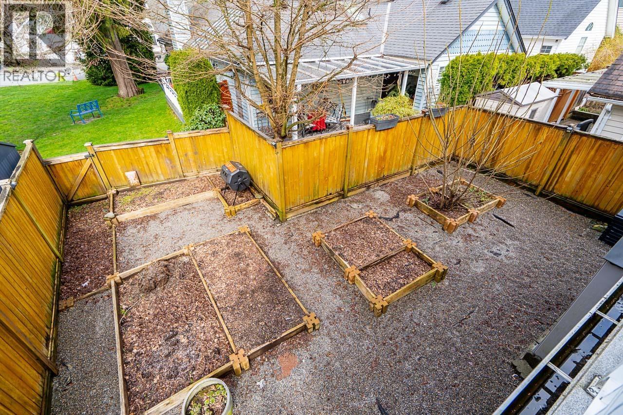 18 2865 GLEN DRIVE, Coquitlam