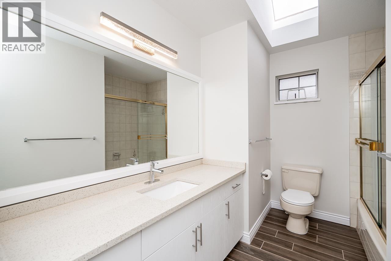 18 2865 GLEN DRIVE, Coquitlam