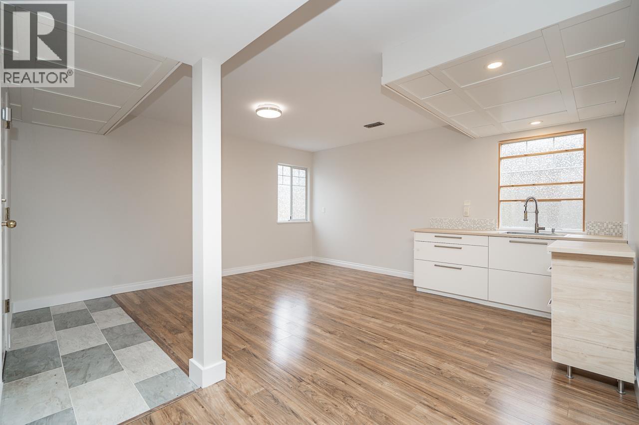 18 2865 GLEN DRIVE, Coquitlam