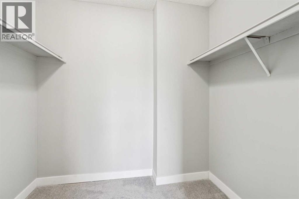 Single Family House for Sale in    Street NE Rundle Calgary 