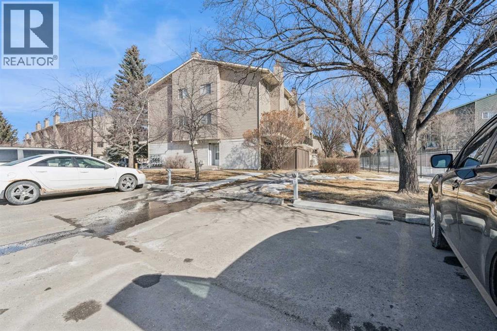 Single Family House for Sale in    Street NE Rundle Calgary 