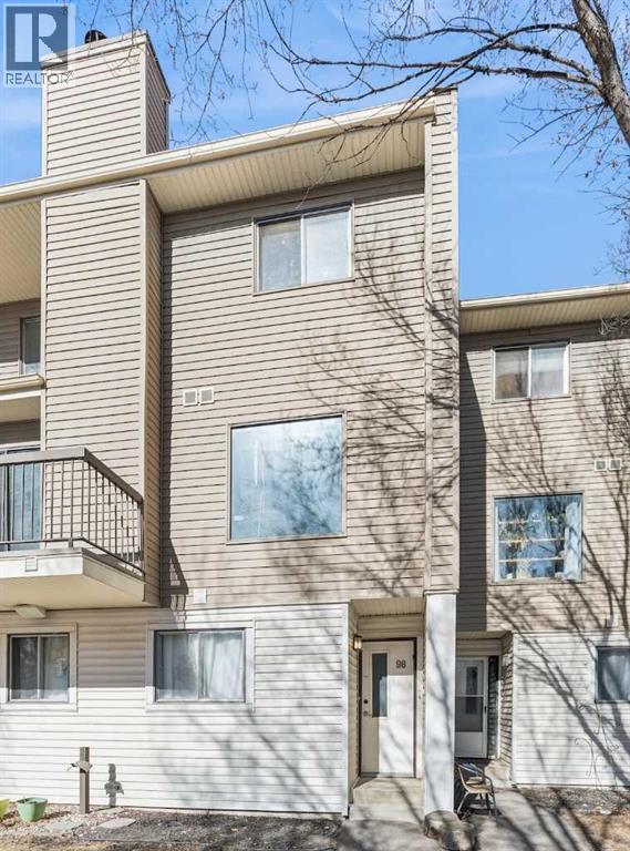 Single Family House for Sale in    Street NE Rundle Calgary 