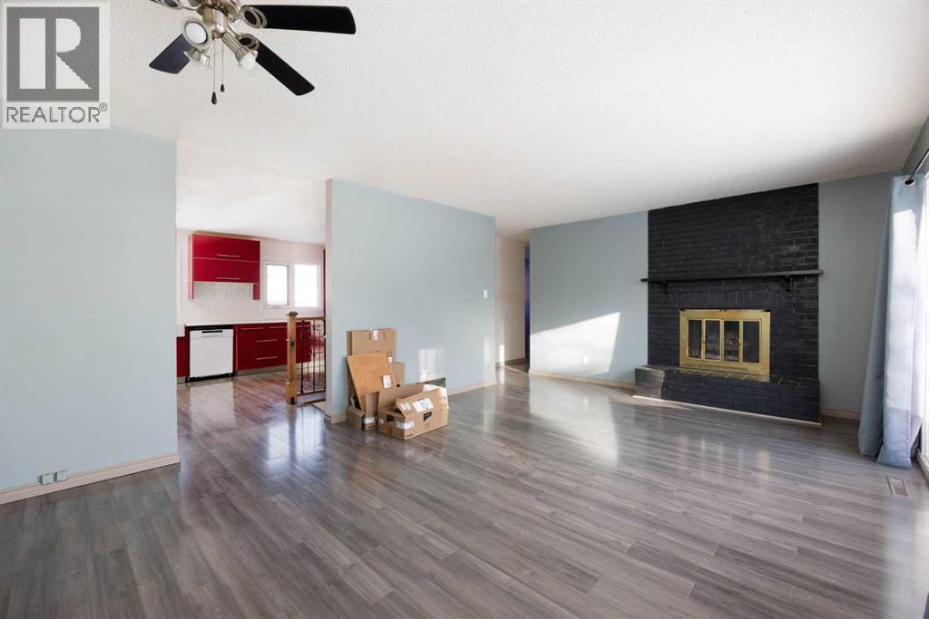 21 Ells Crescent, Fort McMurray