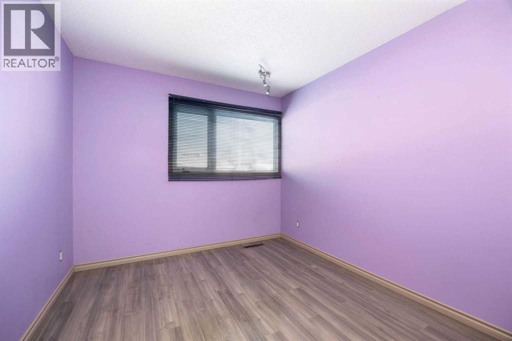 21 Ells Crescent, Fort McMurray