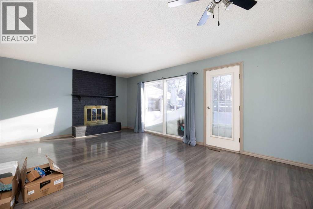 21 Ells Crescent, Fort McMurray