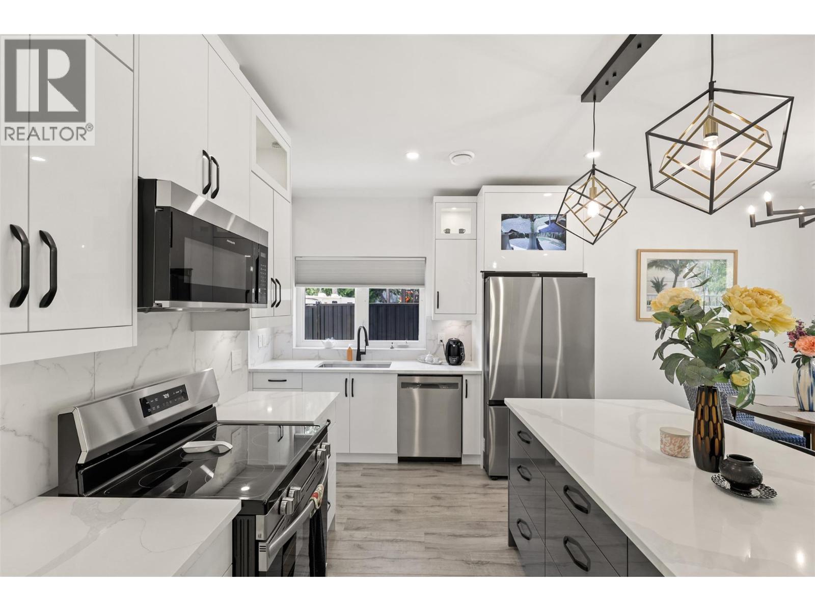 7670 Mountain Drive, Anglemont