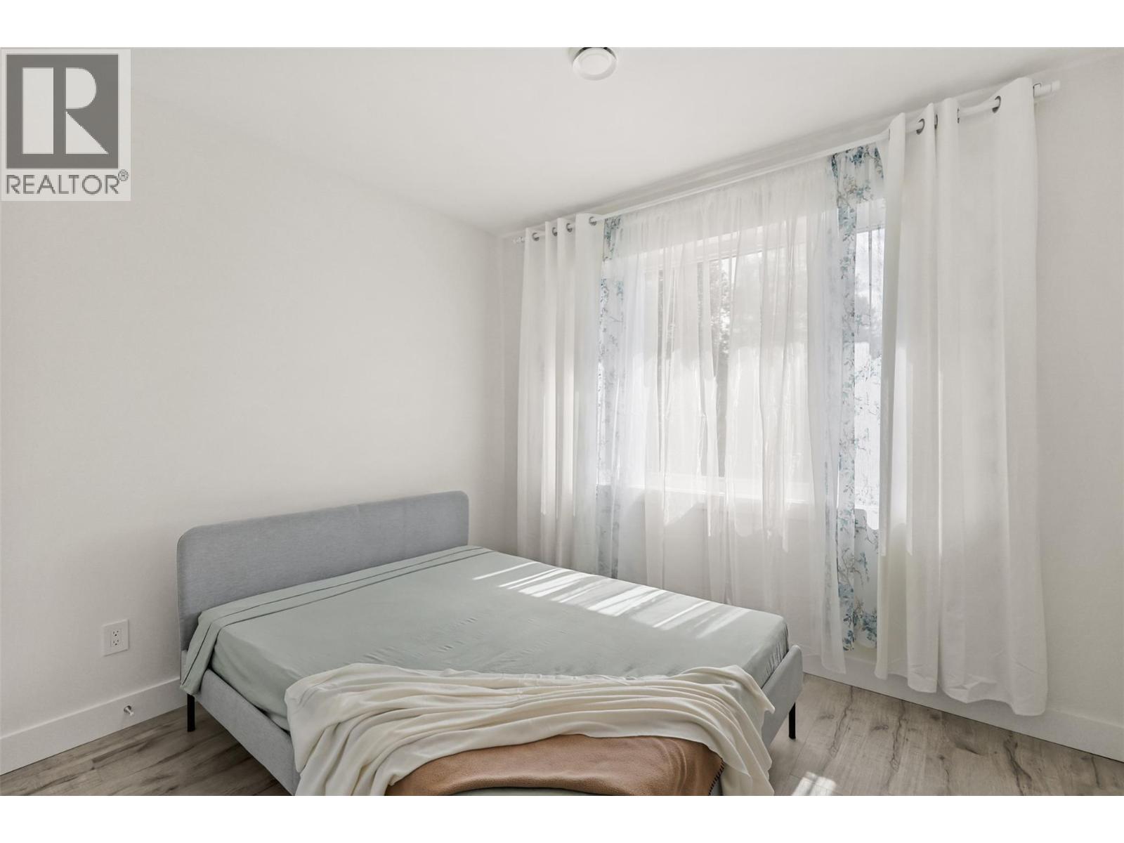 7670 Mountain Drive, Anglemont