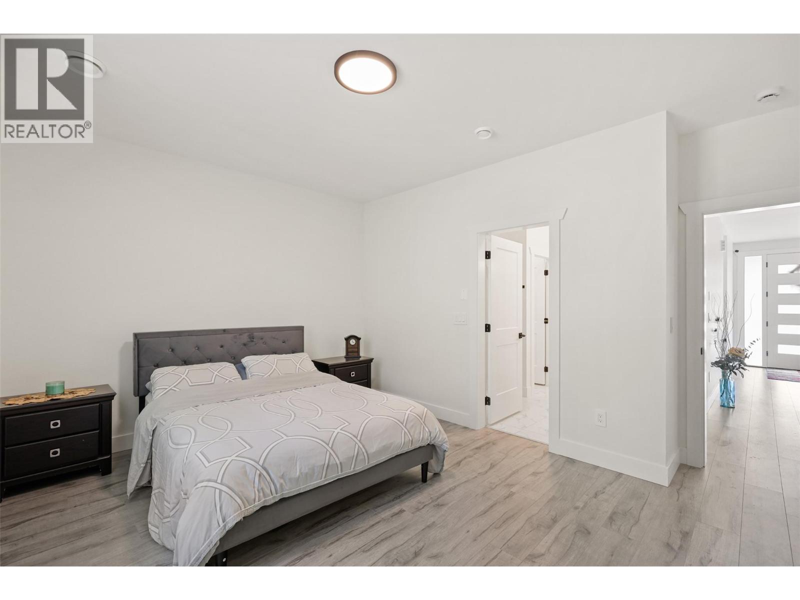 7670 Mountain Drive, Anglemont