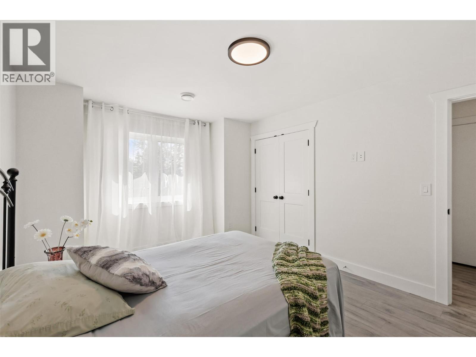 7670 Mountain Drive, Anglemont