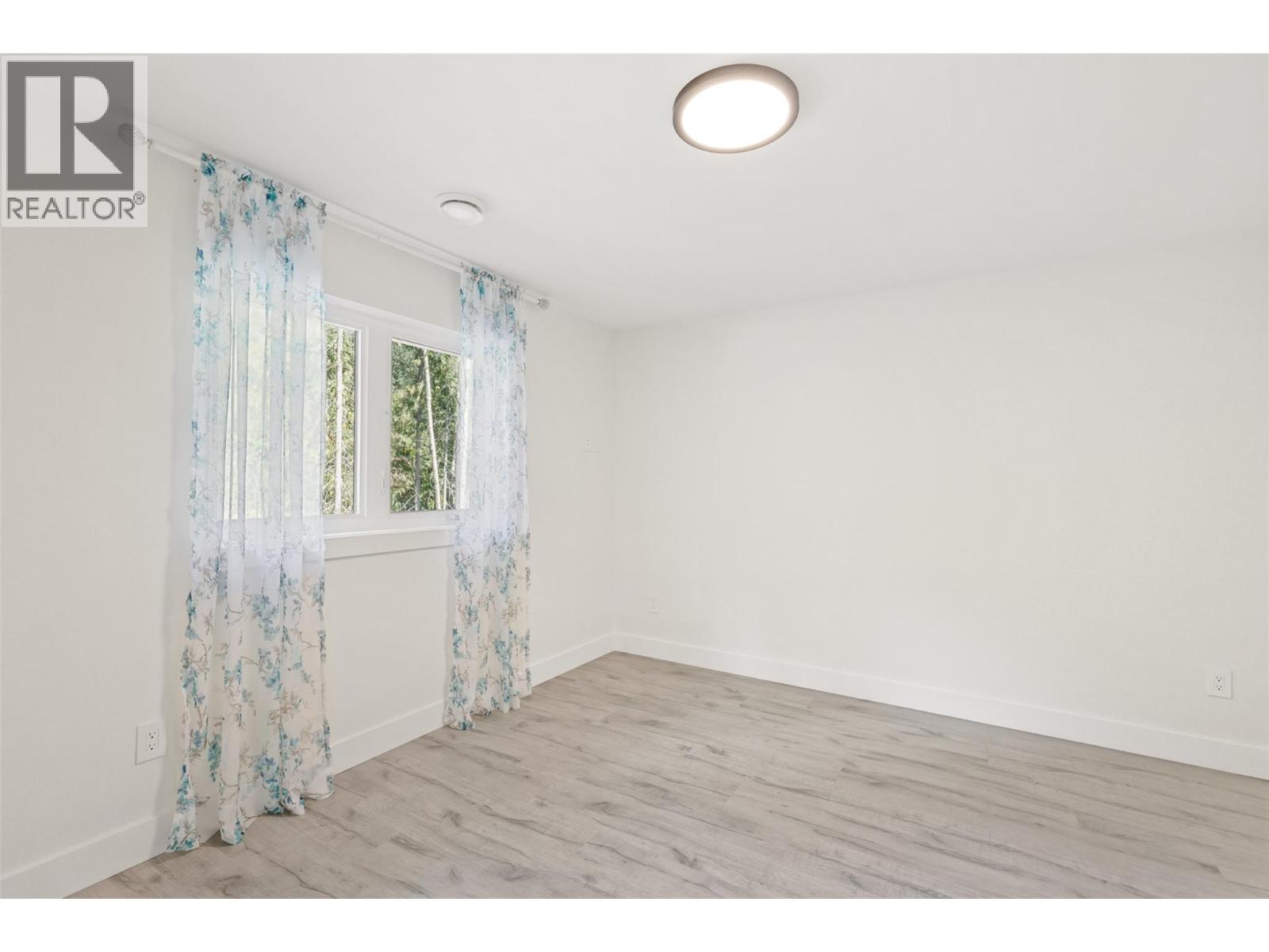 7670 Mountain Drive, Anglemont