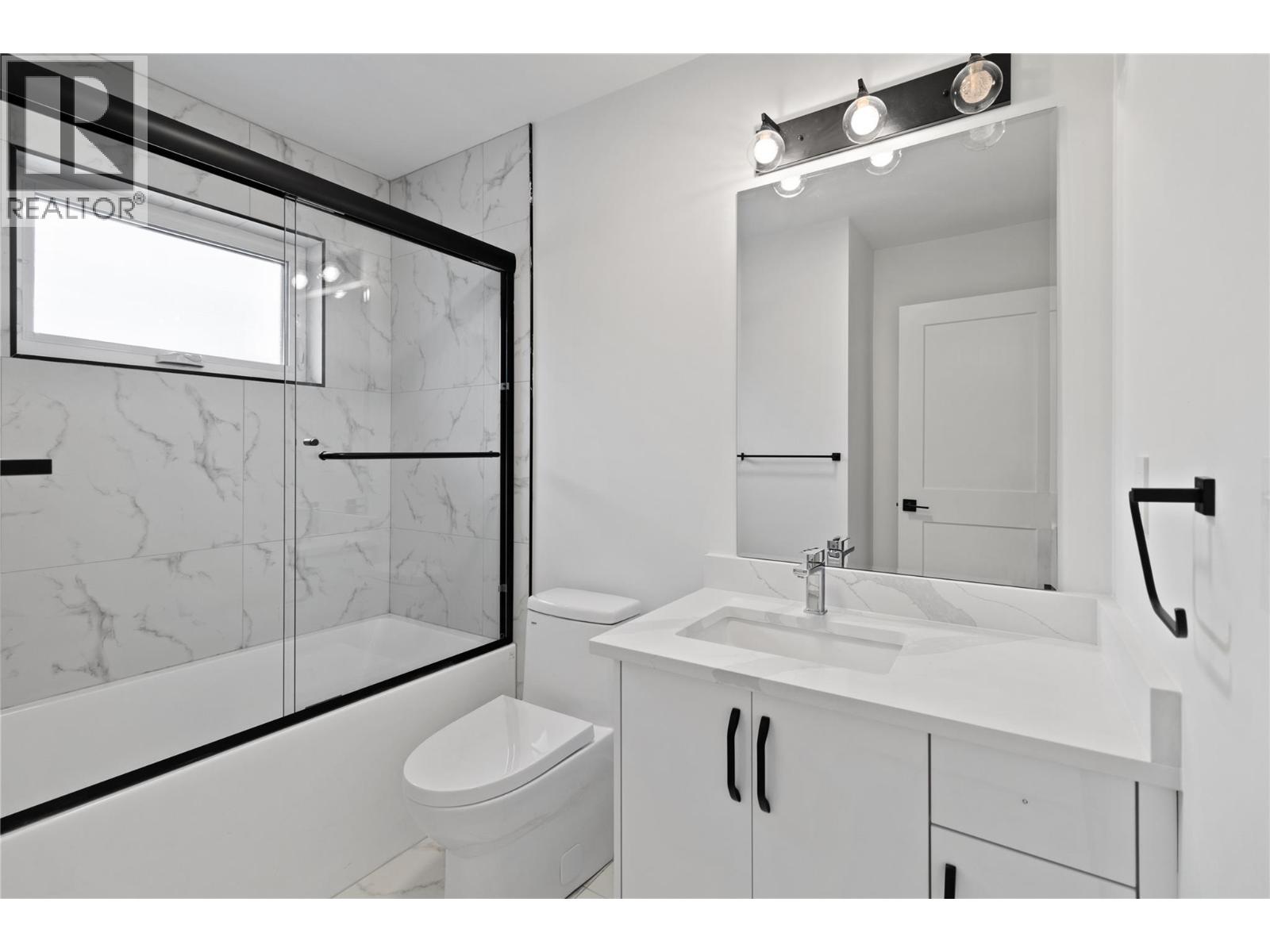 7670 Mountain Drive, Anglemont