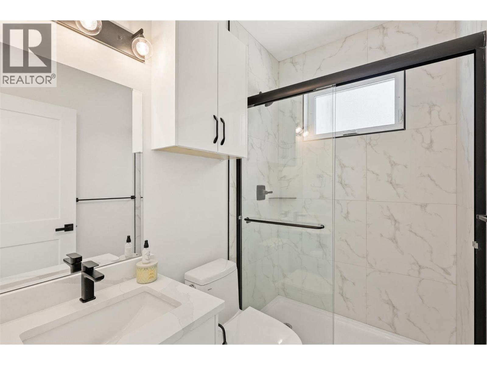 7670 Mountain Drive, Anglemont