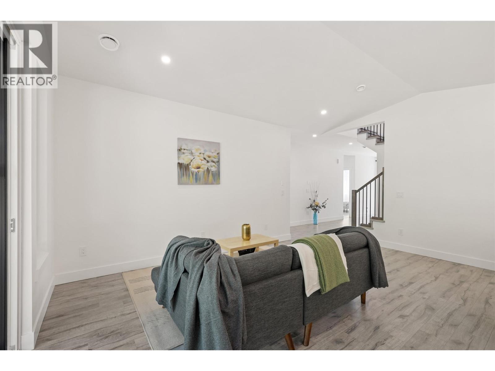 7670 Mountain Drive, Anglemont