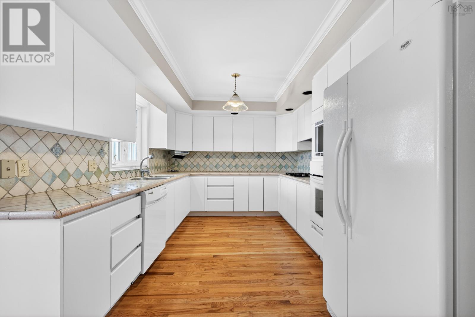 Property 10 of 36 of 28 OLD KINGS Road