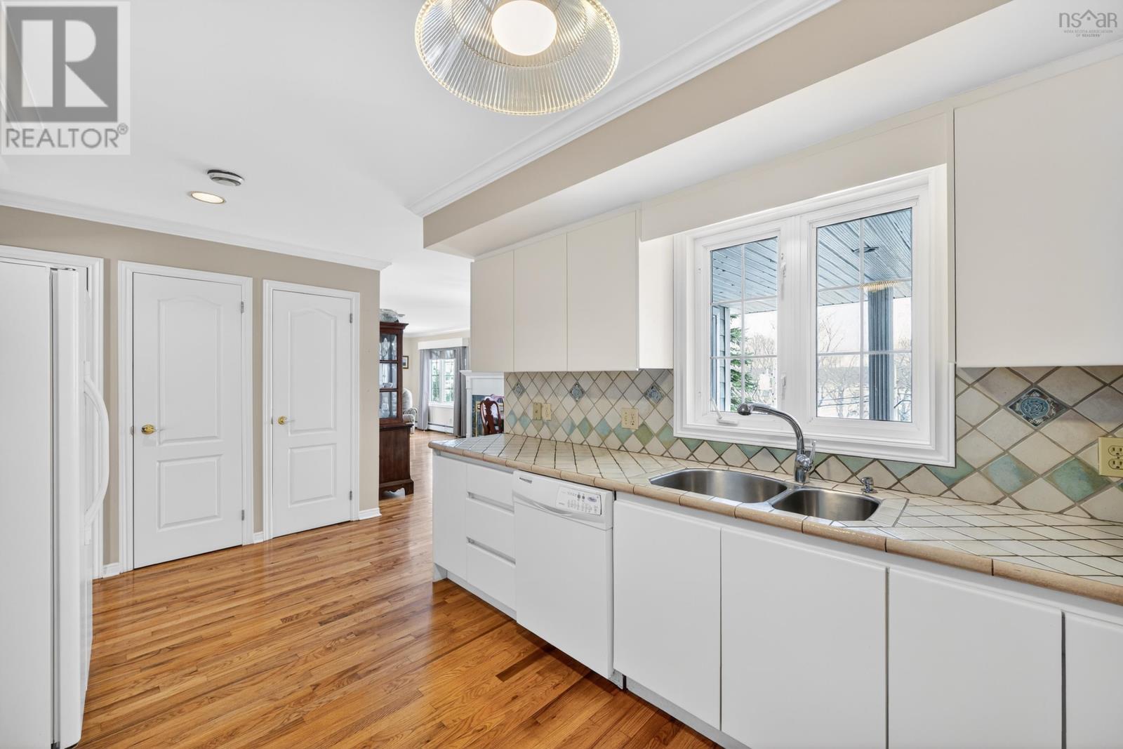 Property 13 of 36 of 28 OLD KINGS Road