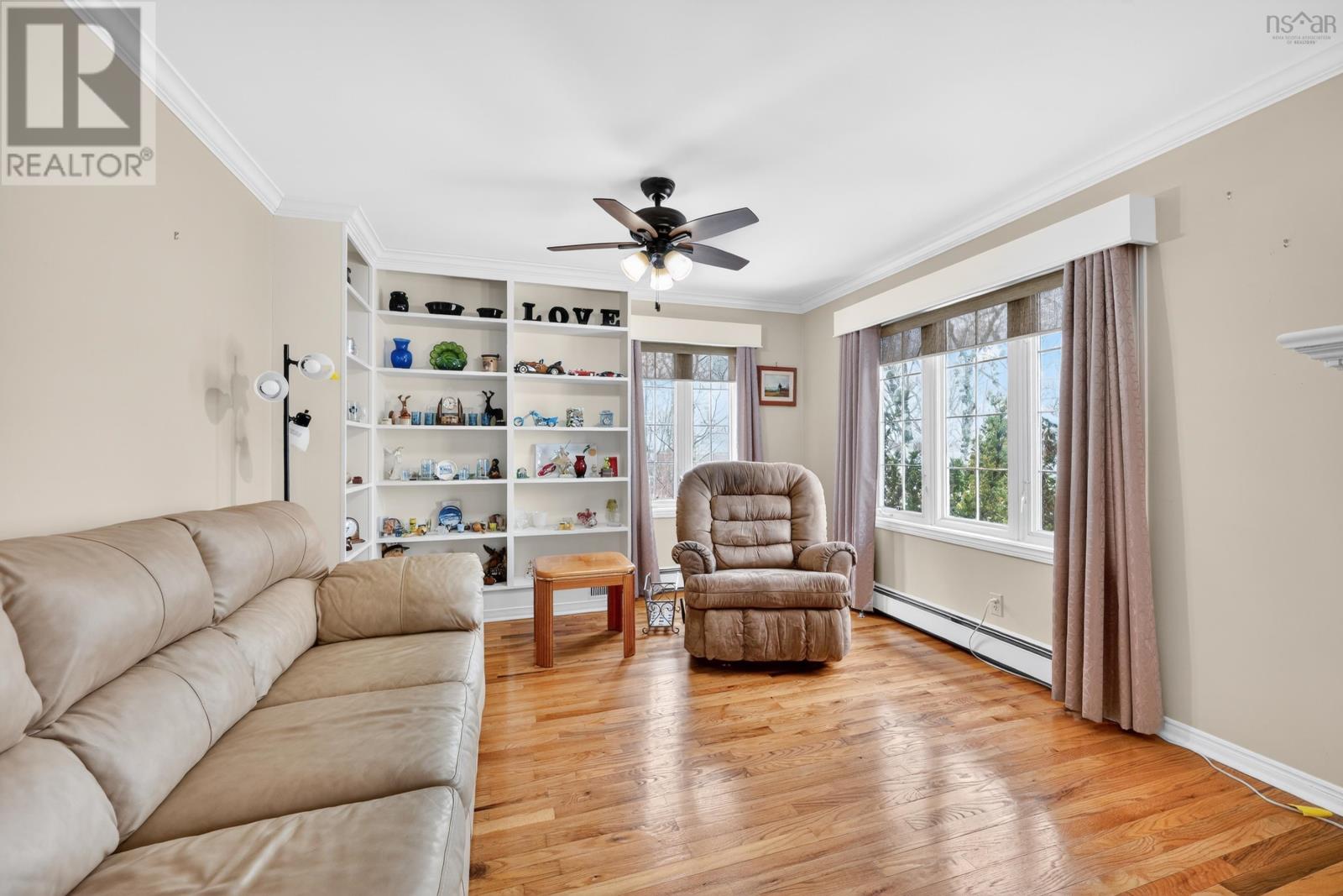 Property 16 of 36 of 28 OLD KINGS Road