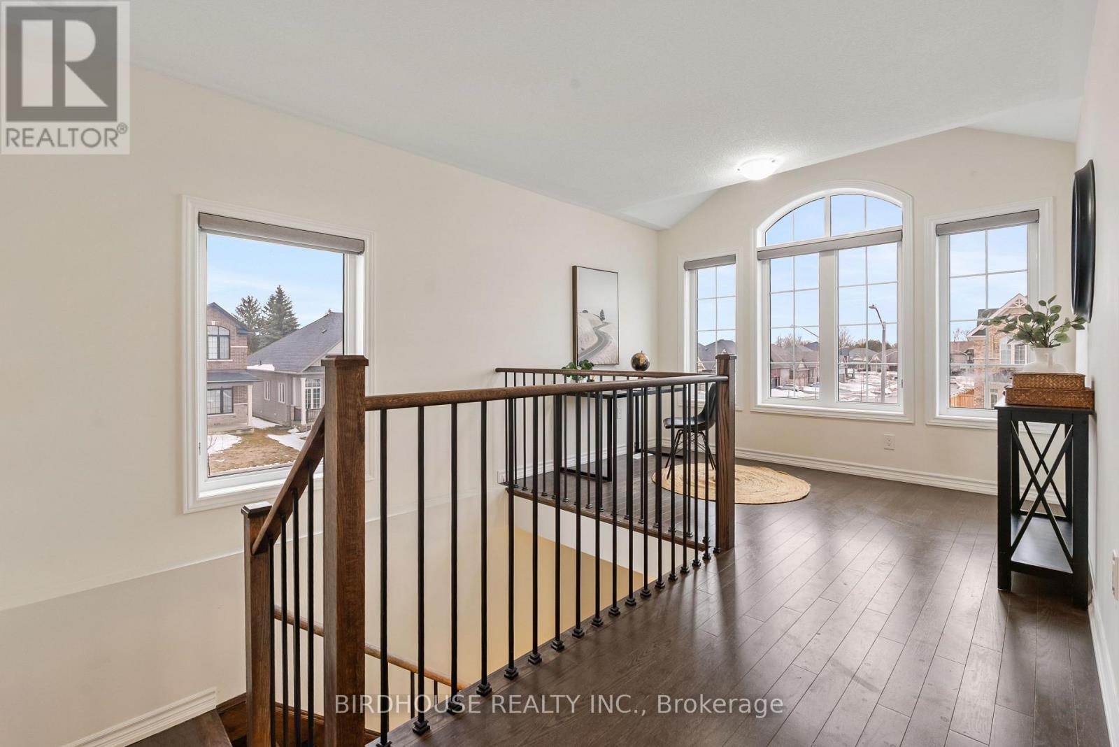 53 HANCOCK CRESCENT — photo 19