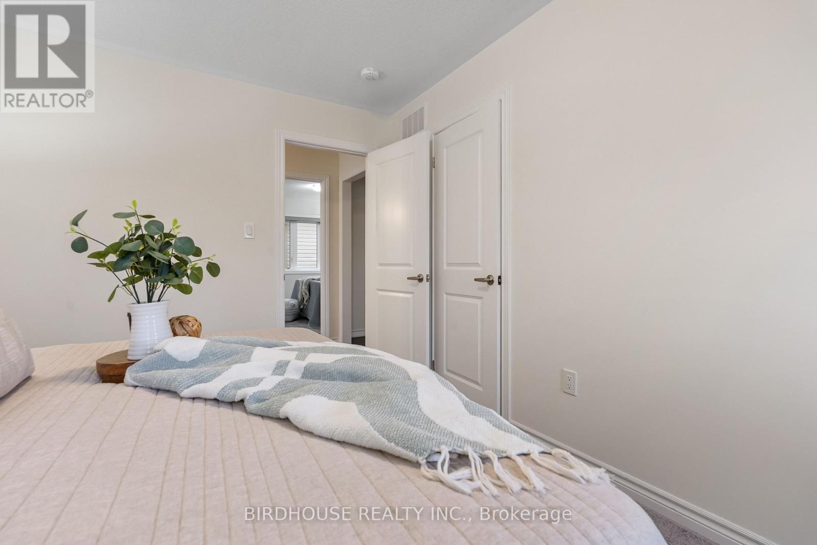 53 HANCOCK CRESCENT — photo 25
