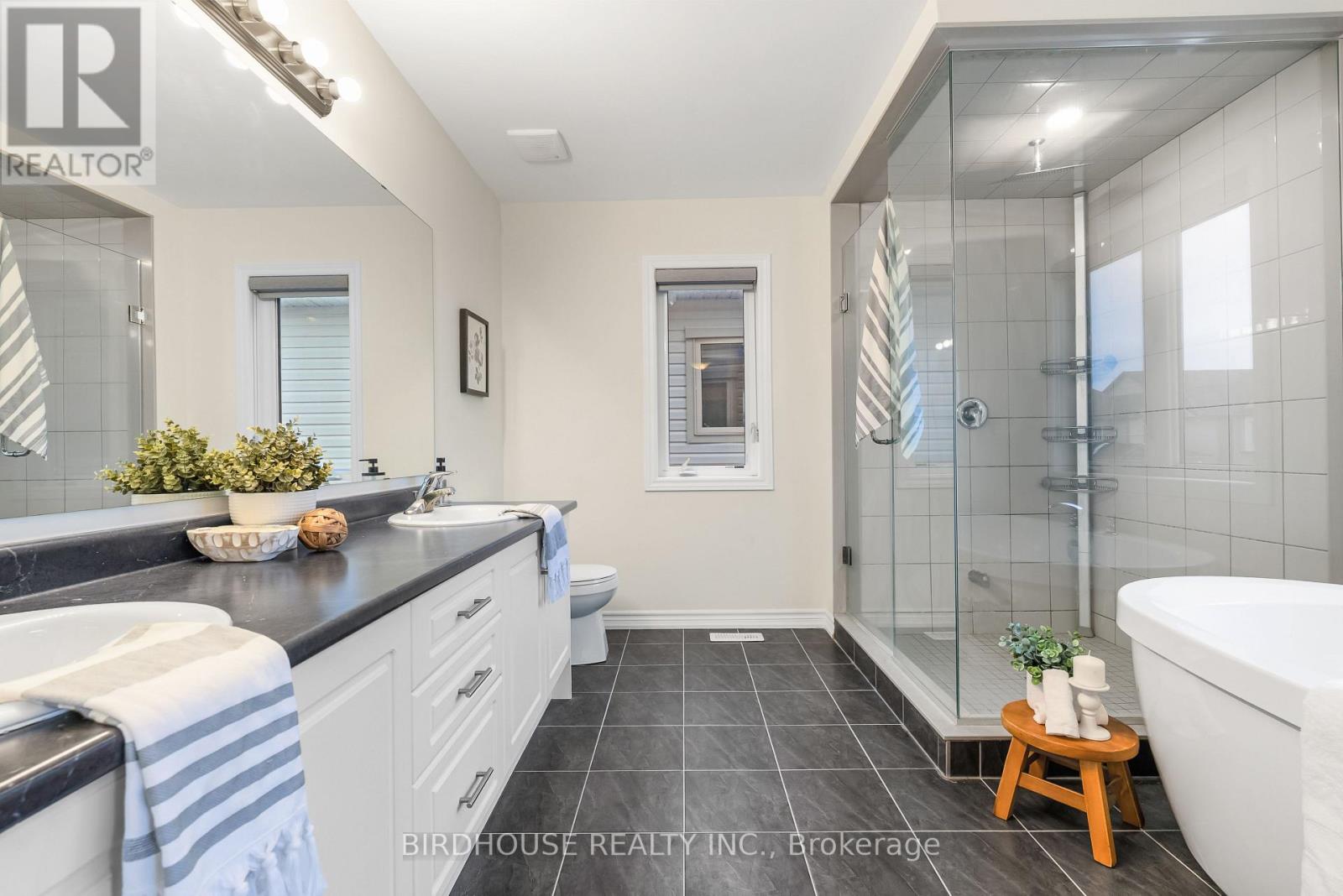 53 HANCOCK CRESCENT — photo 30