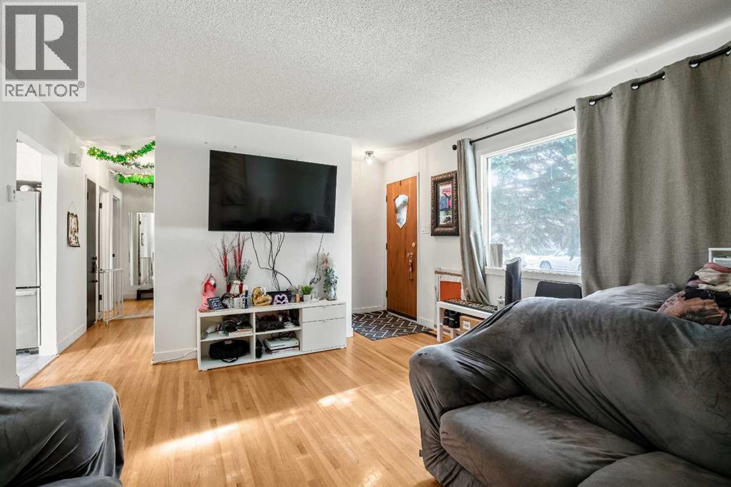 Single Family House Bungalow for Sale in  Cottonwood Crescent SE Southview Calgary 