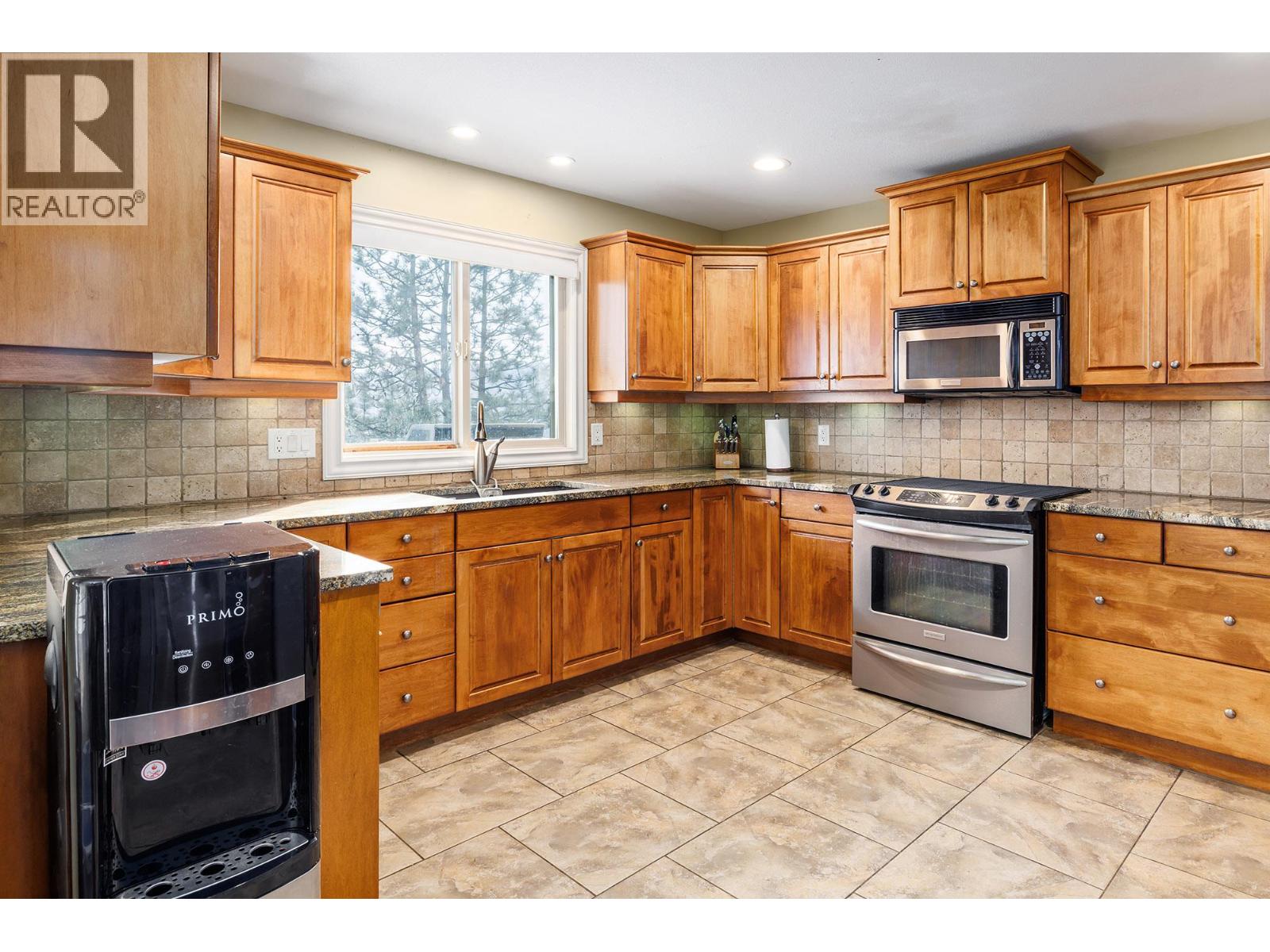 2661 Lakeridge Road, West Kelowna