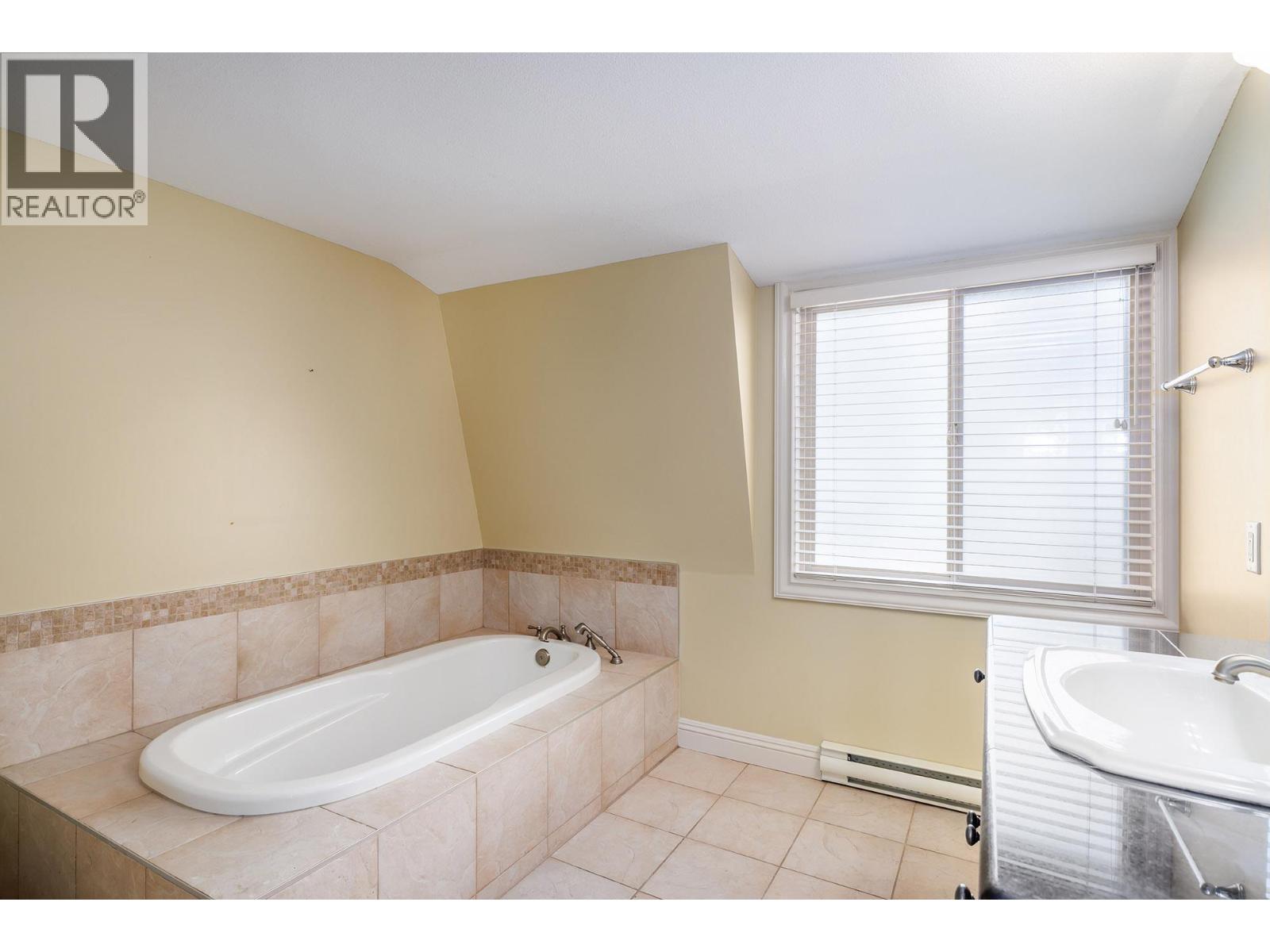 2661 Lakeridge Road, West Kelowna