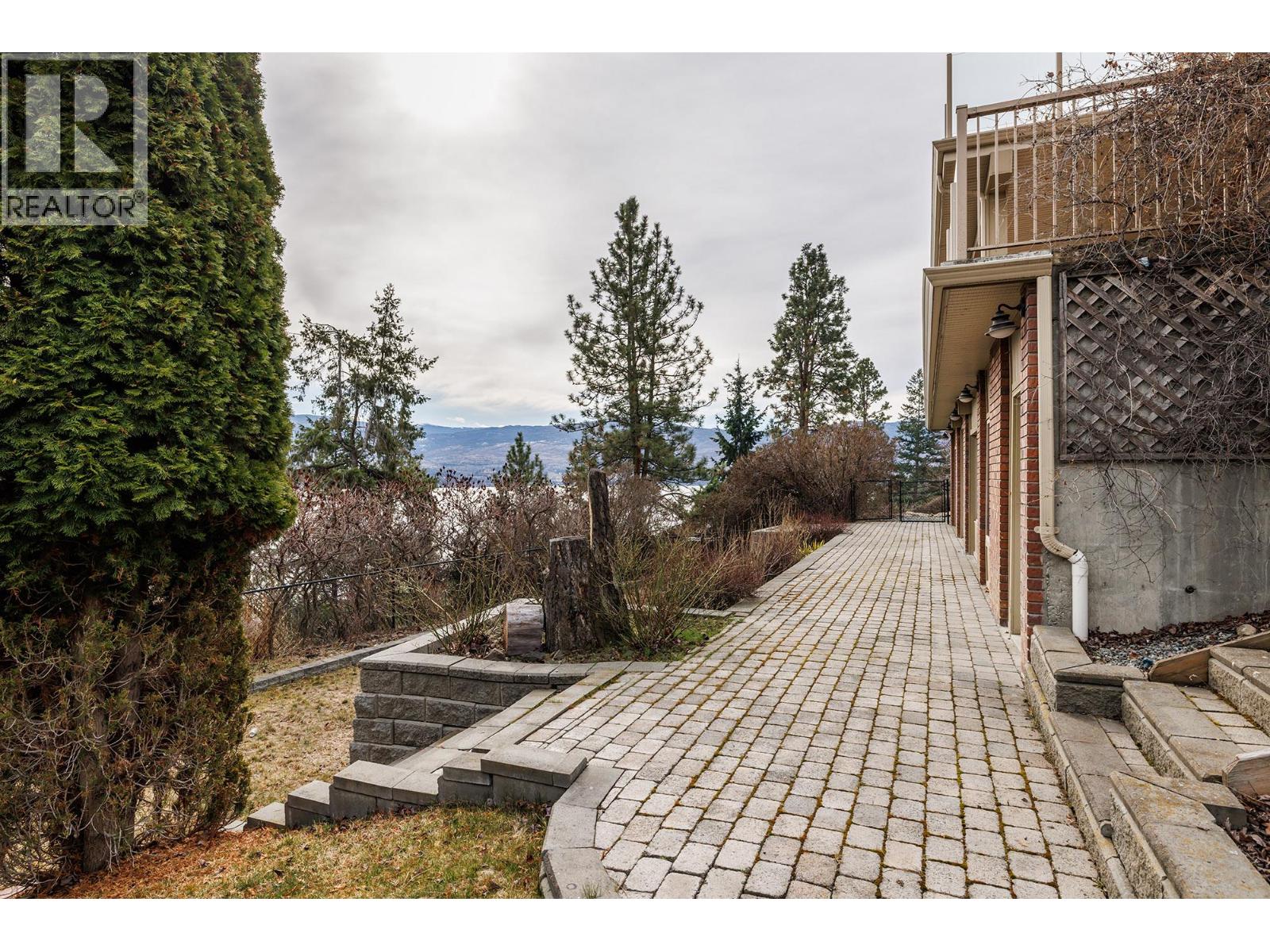 2661 Lakeridge Road, West Kelowna