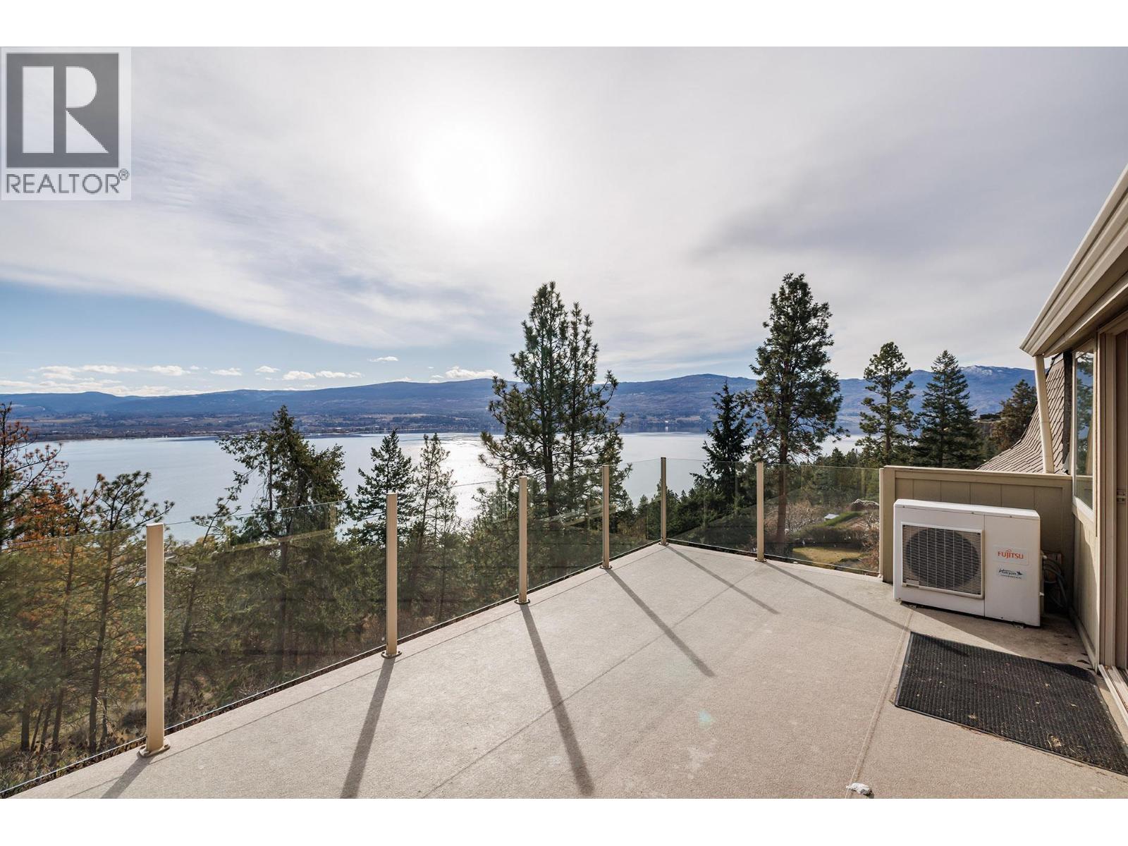 2661 Lakeridge Road, West Kelowna