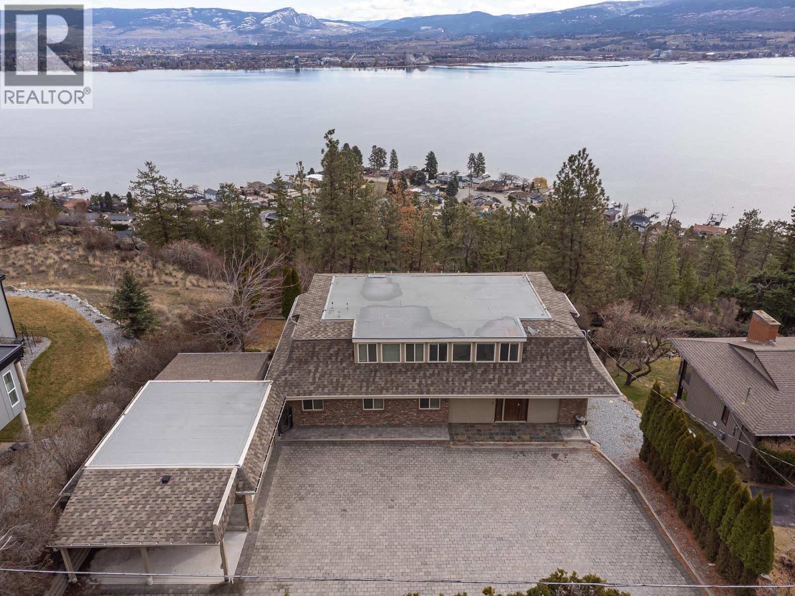 2661 Lakeridge Road, West Kelowna