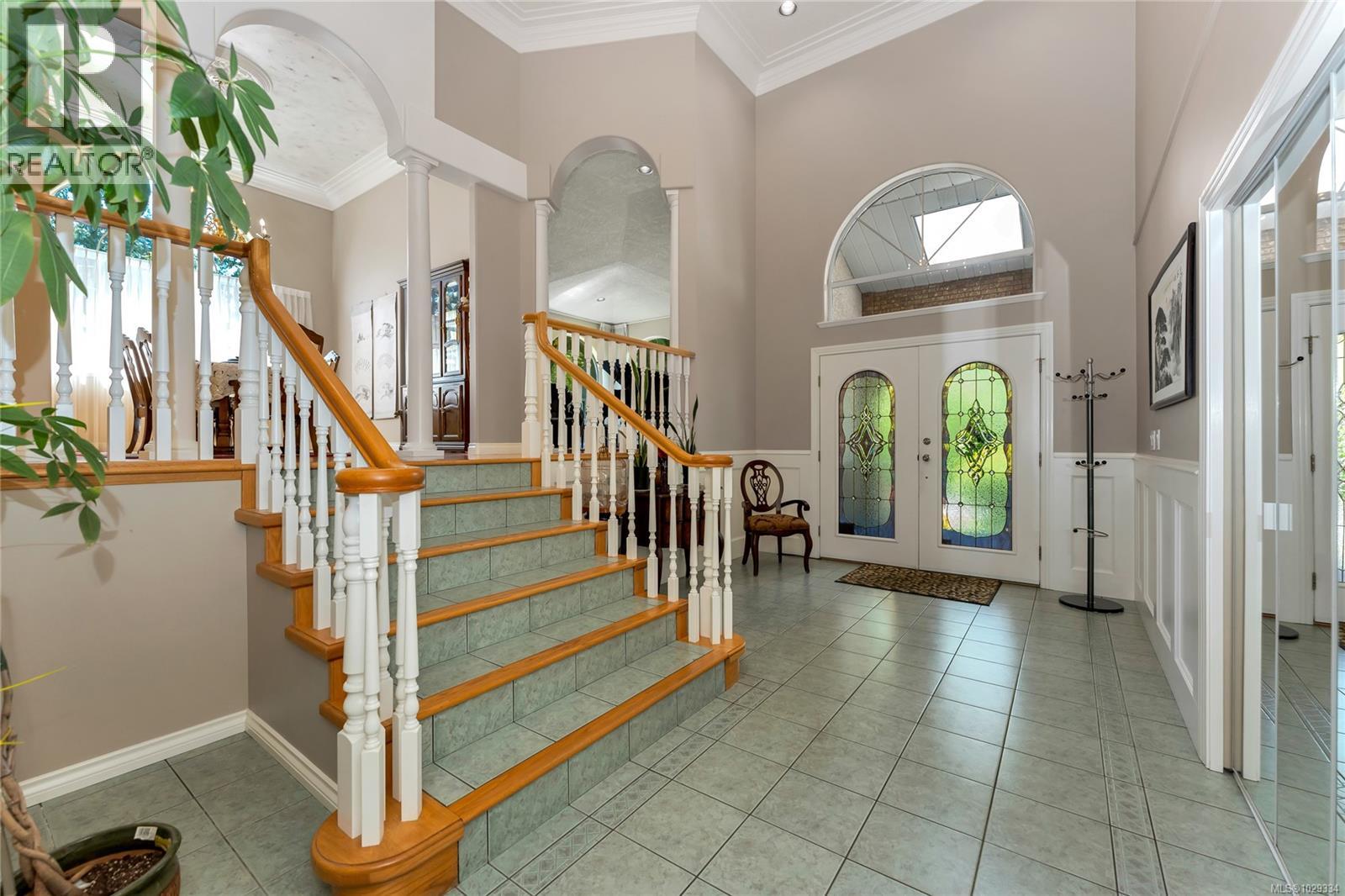  948 Boulderwood Rise, Saanich