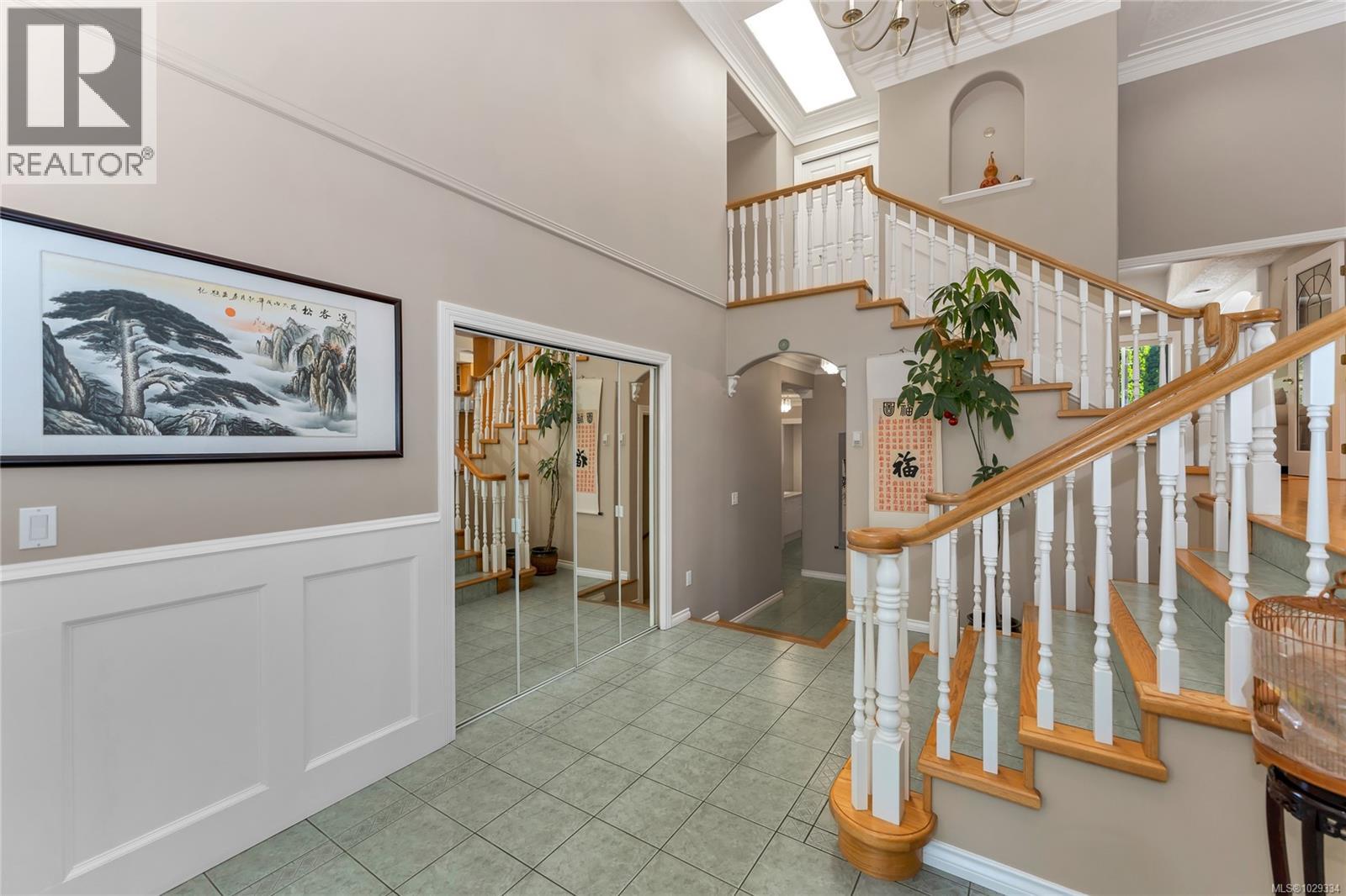  948 Boulderwood Rise, Saanich