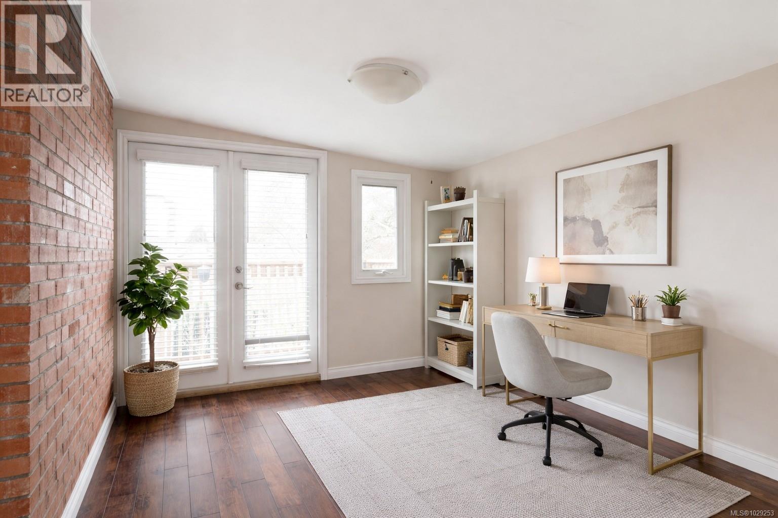 310 Windermere Pl, Victoria