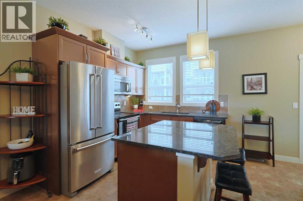 Single Family House 4 Level for Sale in  Evanston Square NW Evanston Calgary 