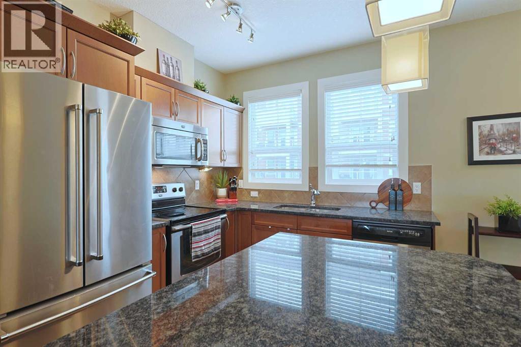 Single Family House 4 Level for Sale in  Evanston Square NW Evanston Calgary 