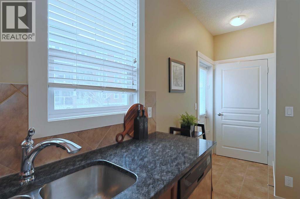 Single Family House 4 Level for Sale in  Evanston Square NW Evanston Calgary 