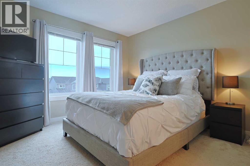 Single Family House 4 Level for Sale in  Evanston Square NW Evanston Calgary 