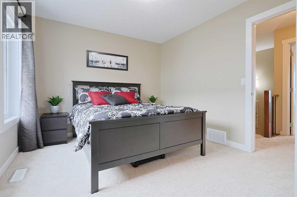 Single Family House 4 Level for Sale in  Evanston Square NW Evanston Calgary 