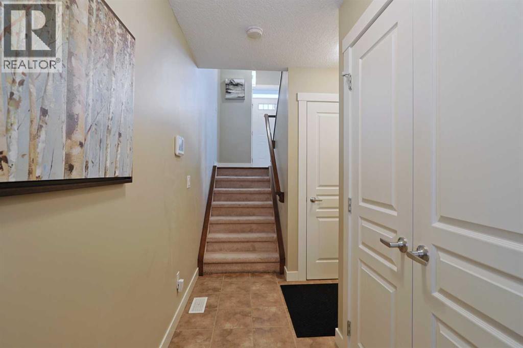 Single Family House 4 Level for Sale in  Evanston Square NW Evanston Calgary 